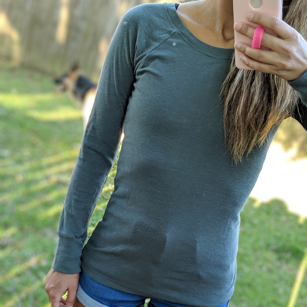 Gray long sleeve fitted shirt